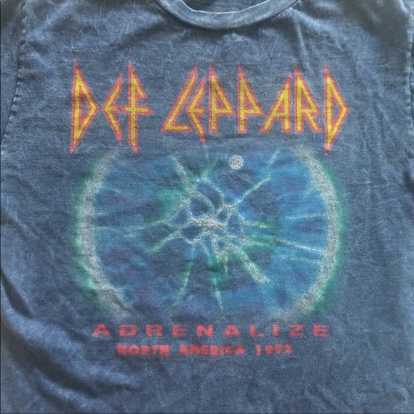 Graphic tee - Picture 3 of 3